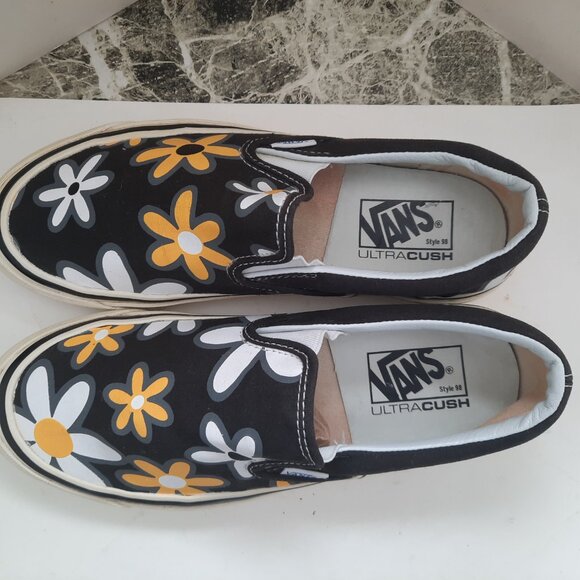 Vans Flower Print Slip on Sneakers Mens 7.0 Womens 8.5 excellent condition - Picture 2 of 8